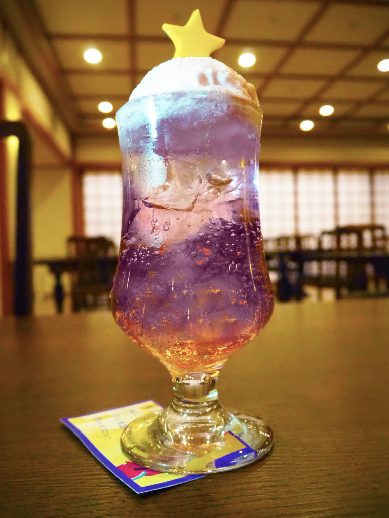 光る君へ創作メニュー 光る紫式部クリームソーダ