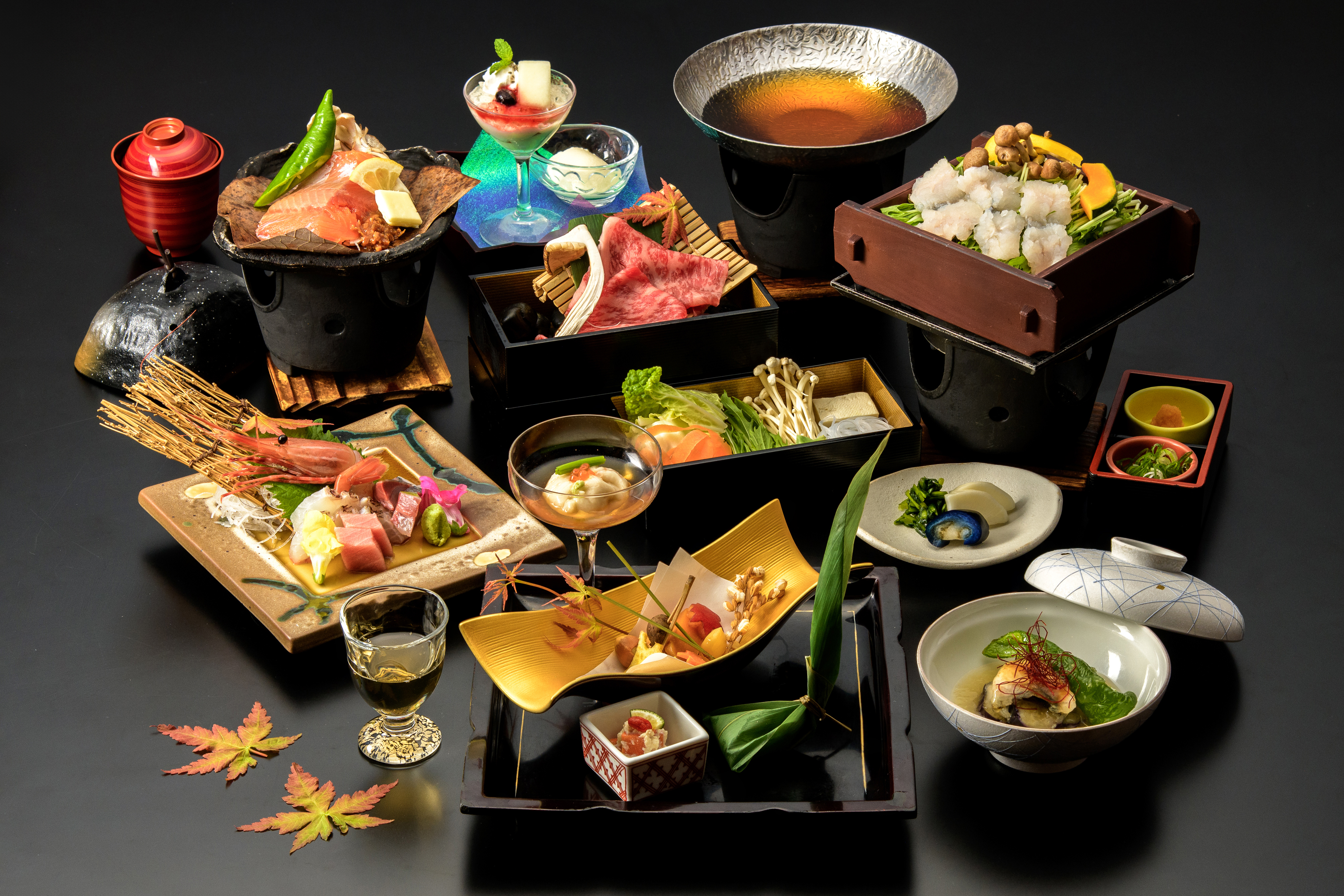 おごと温泉雄山荘の秋会席Ａ５認証近江牛しゃぶしゃぶ松茸添え、名残り鱧と秋野菜のセイロ蒸し