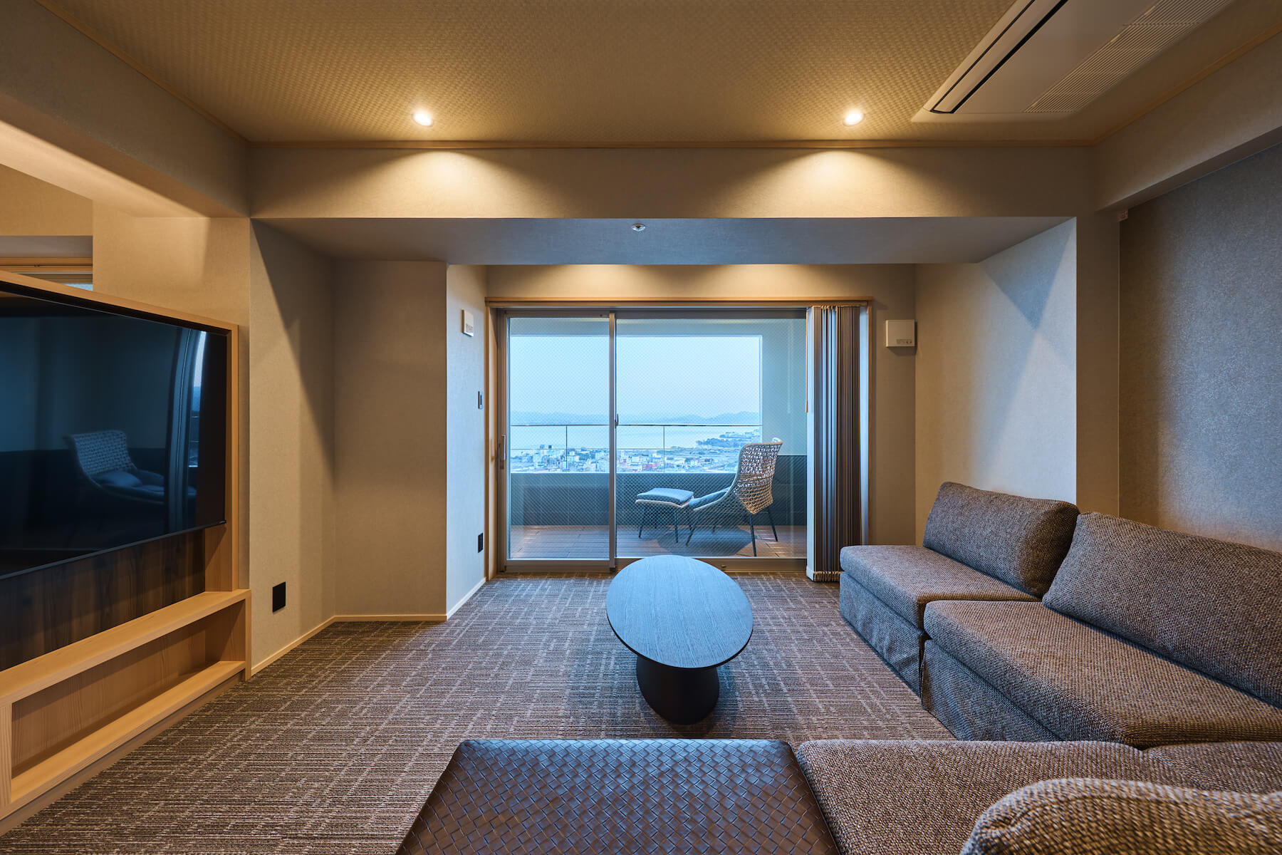 比叡山と琵琶湖の迫力ある眺望が目の前に広がります